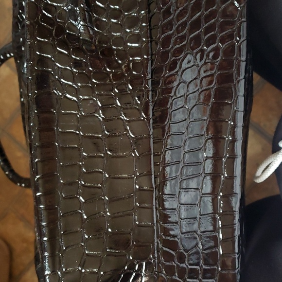 Mitzi Alligator Texture Black/Gold Handbag - Picture 3 of 8